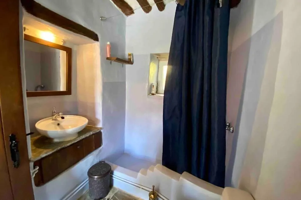 The Old Stone Cottage Caristo